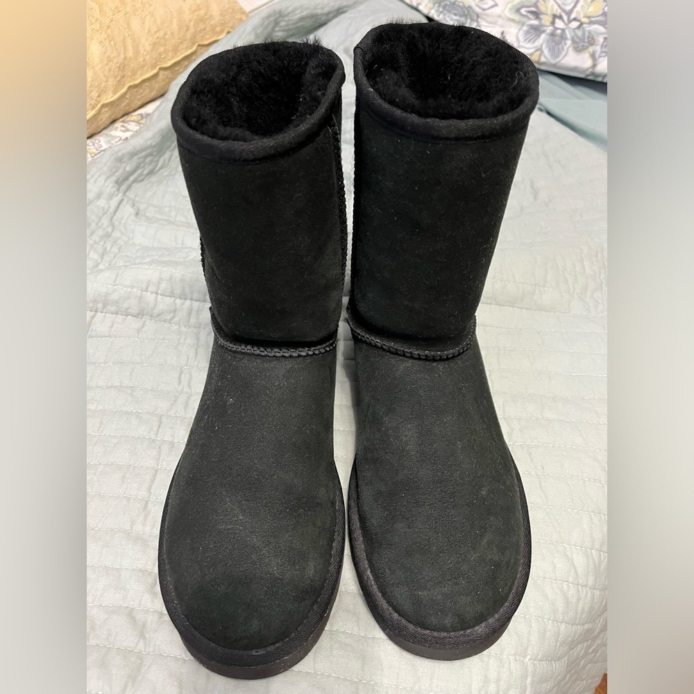 Ugg short boots
